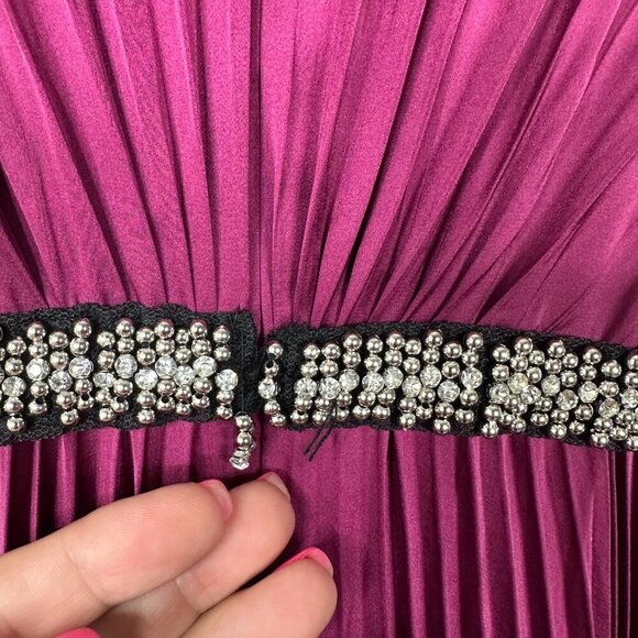 NWT Mac Duggal Pleated Sleeveless Bateau Gown Berry 6 #9839 - Picture 7 of 11